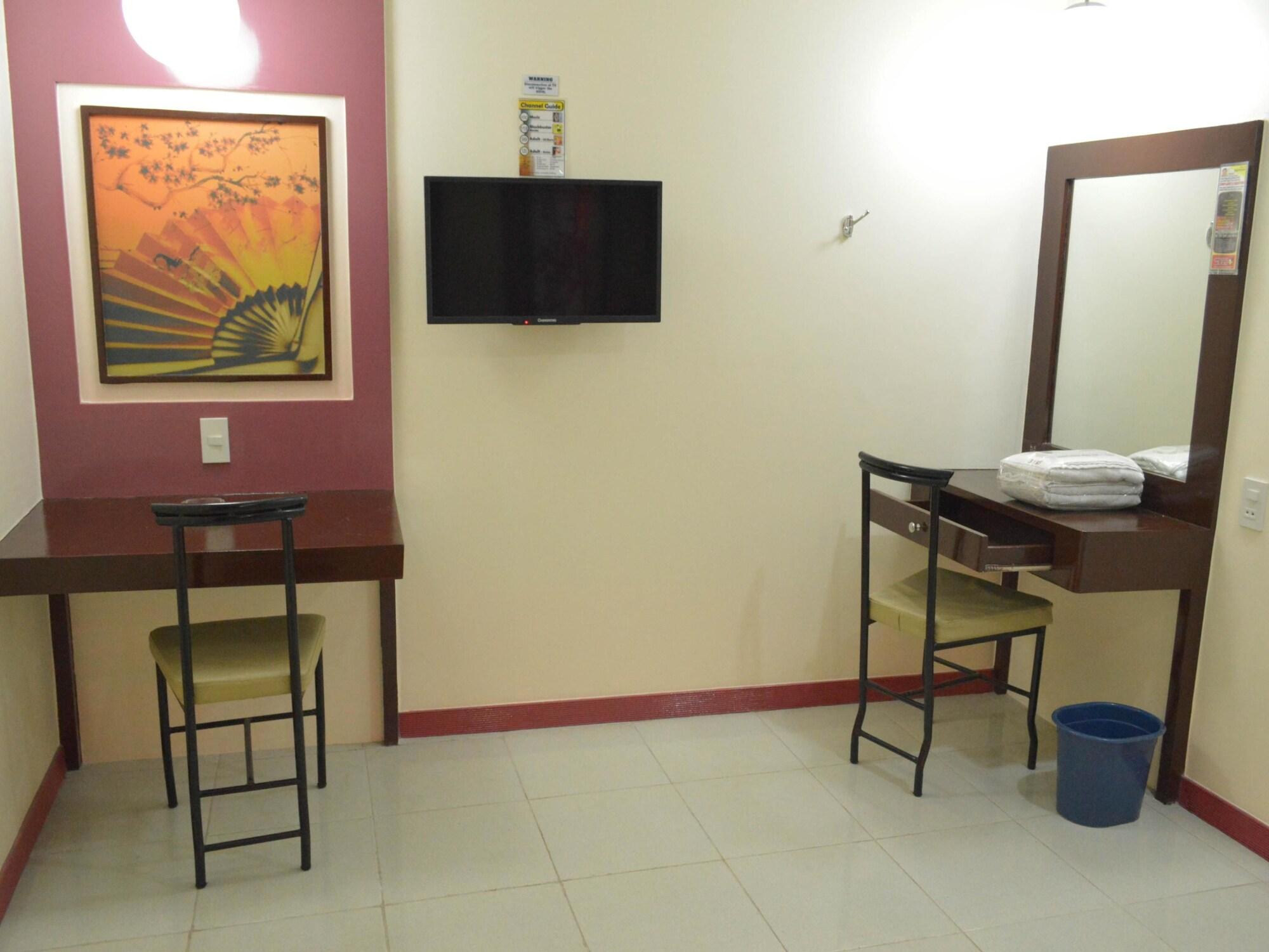 Hotel Sogo Pasay Wood Street Exteriör bild
