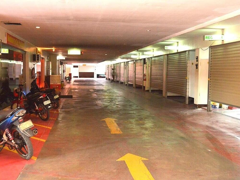 Hotel Sogo Pasay Wood Street Exteriör bild