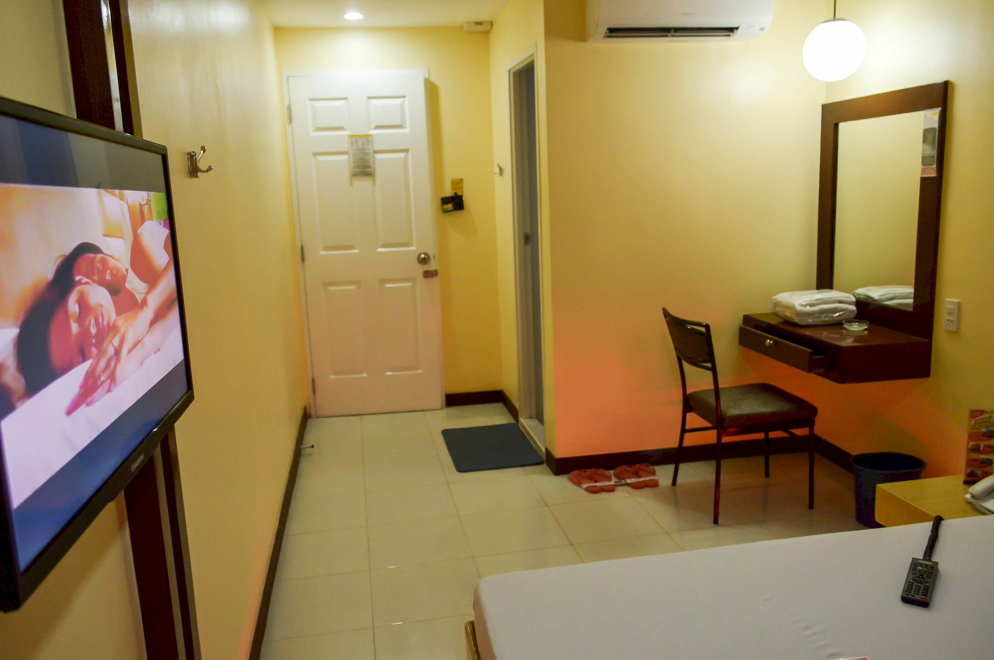 Hotel Sogo Pasay Wood Street Exteriör bild