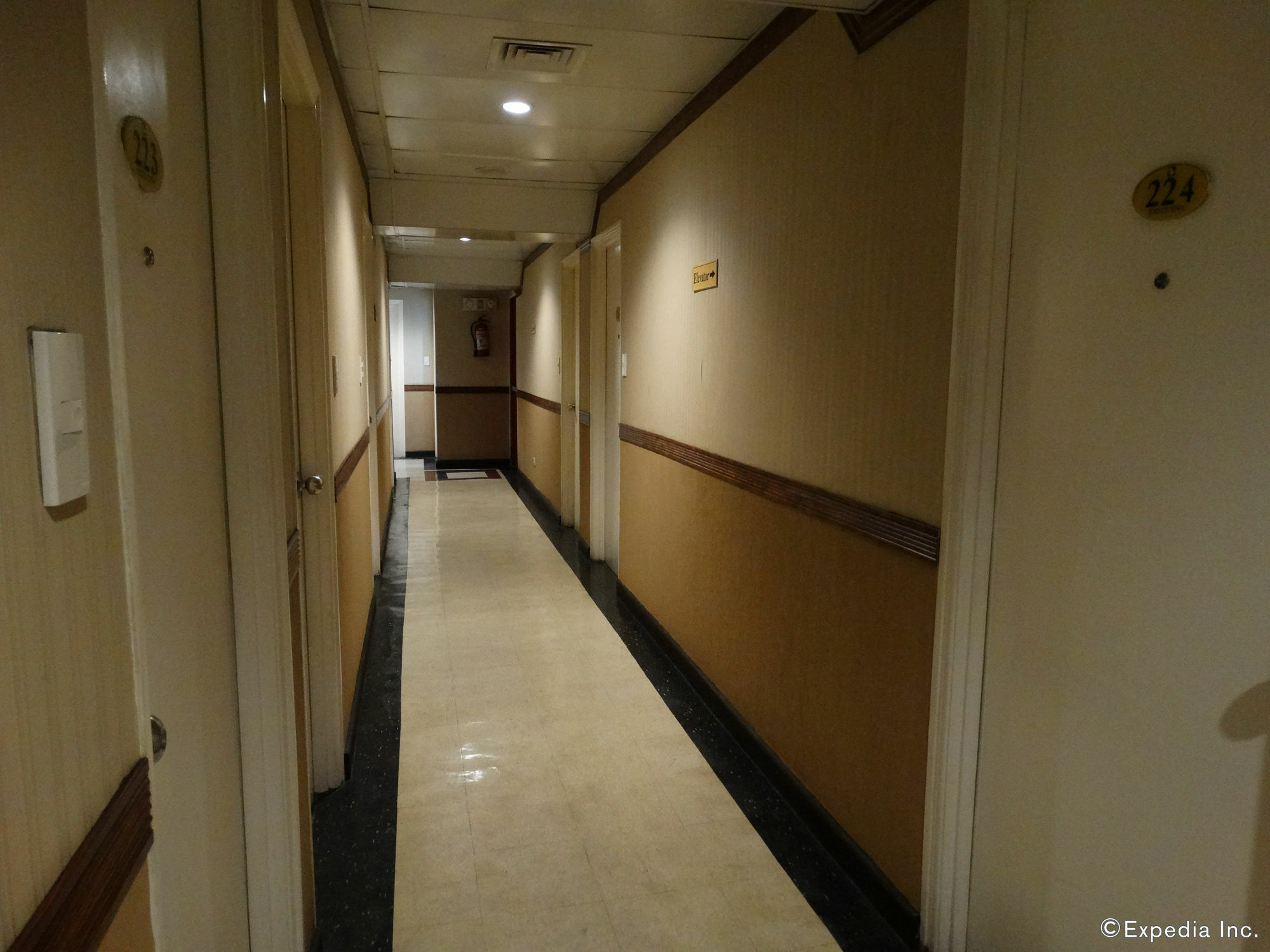 Hotel Sogo Pasay Wood Street Exteriör bild