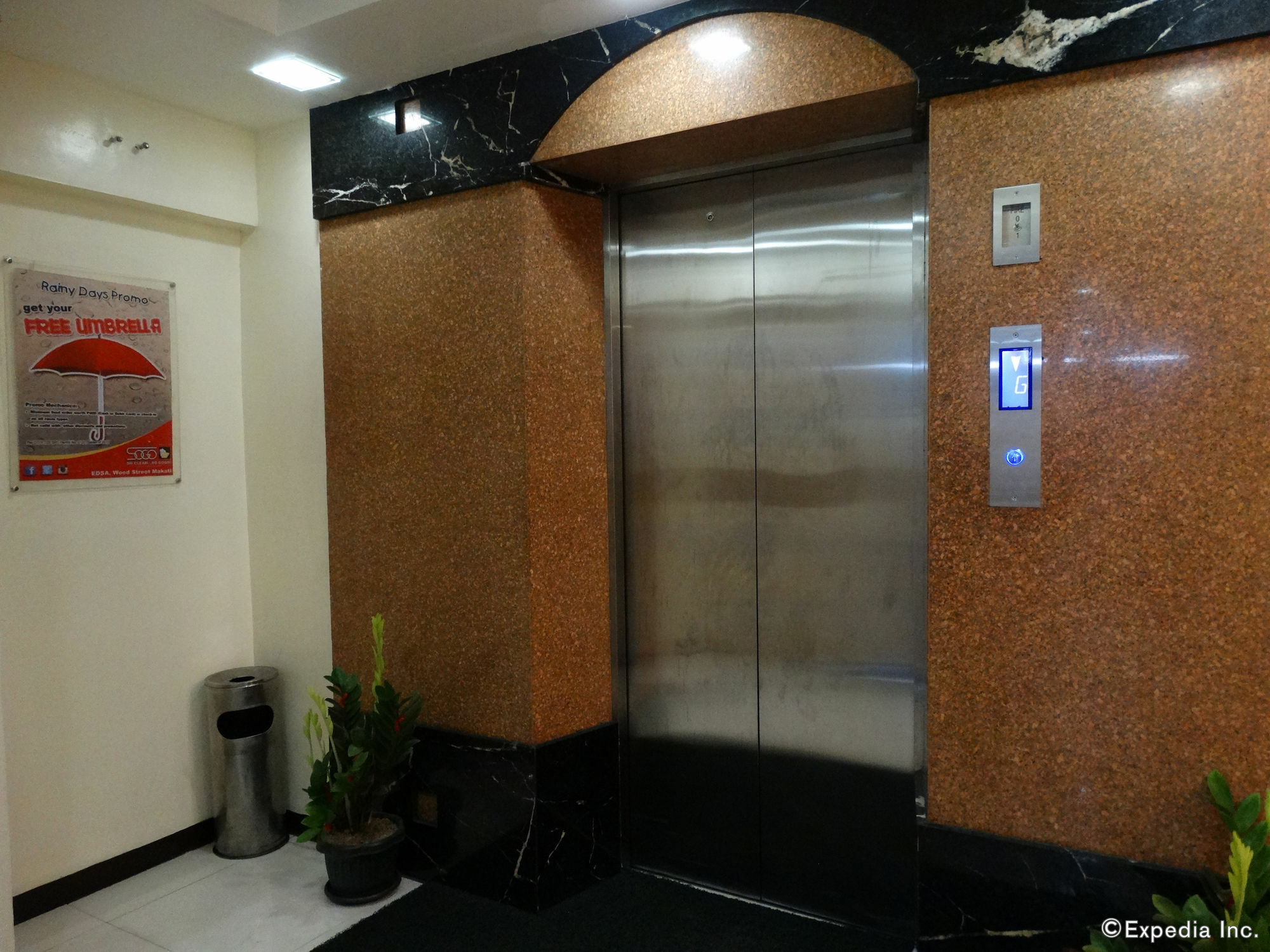 Hotel Sogo Pasay Wood Street Exteriör bild