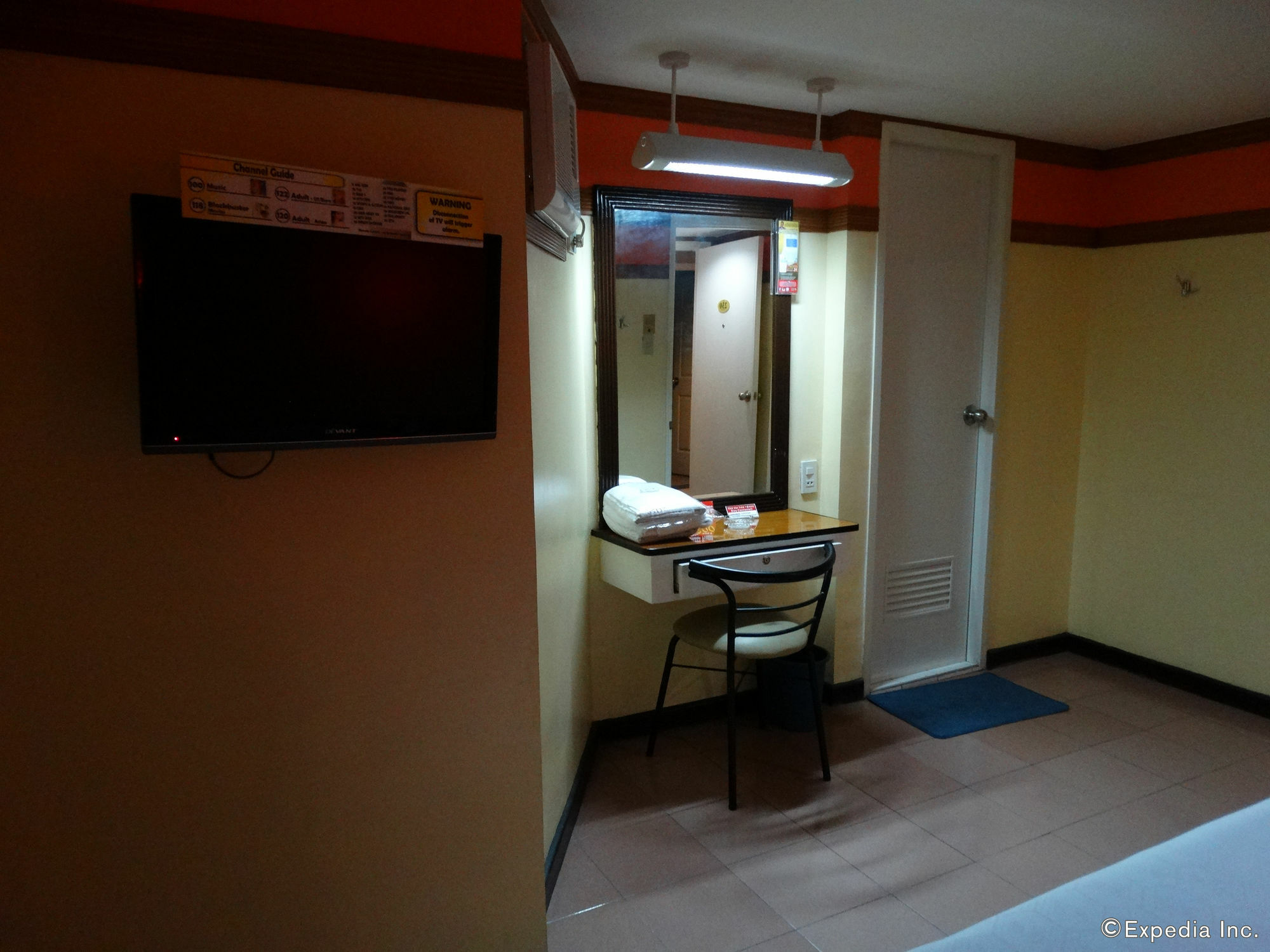 Hotel Sogo Pasay Wood Street Exteriör bild