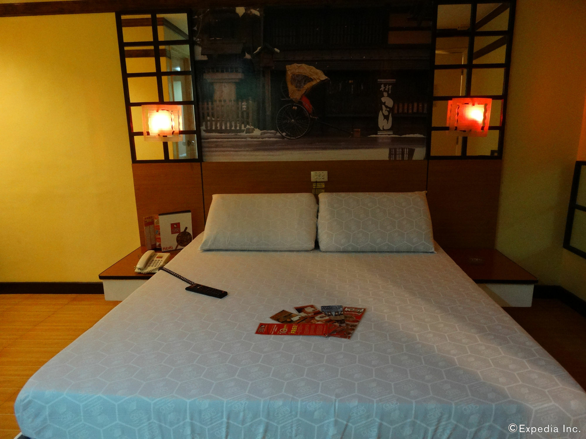 Hotel Sogo Pasay Wood Street Exteriör bild