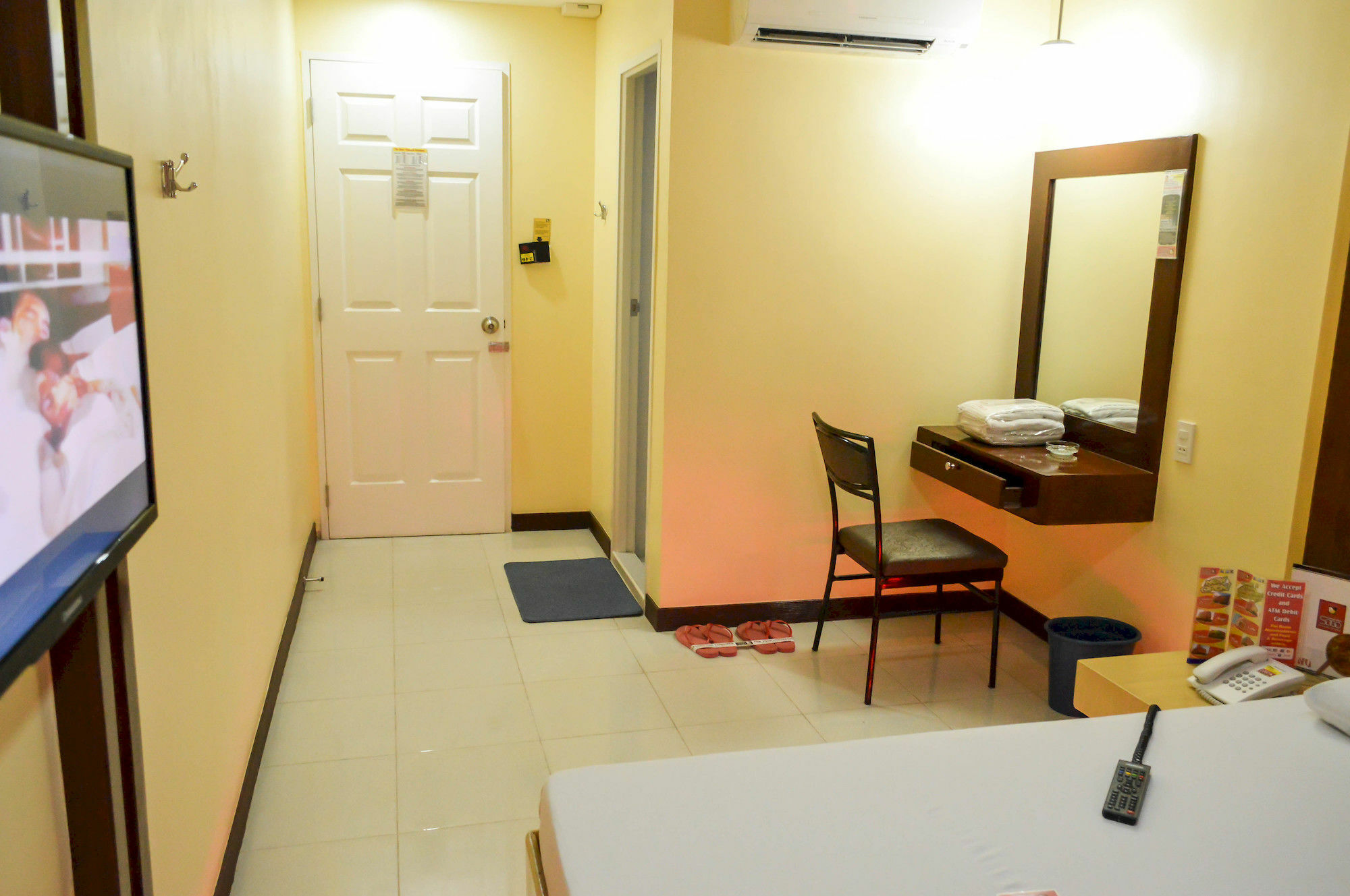 Hotel Sogo Pasay Wood Street Exteriör bild