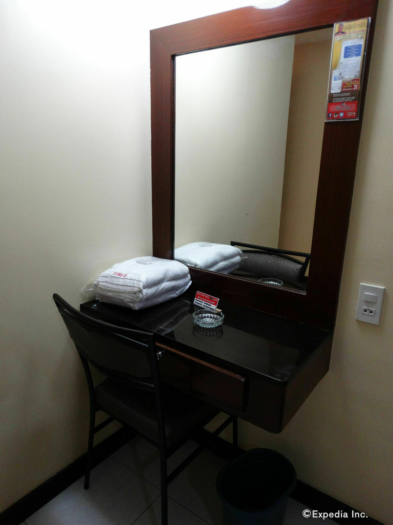 Hotel Sogo Pasay Wood Street Exteriör bild