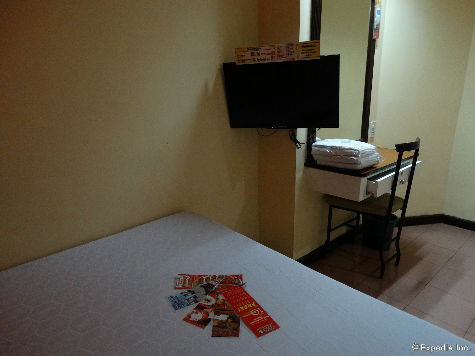 Hotel Sogo Pasay Wood Street Exteriör bild