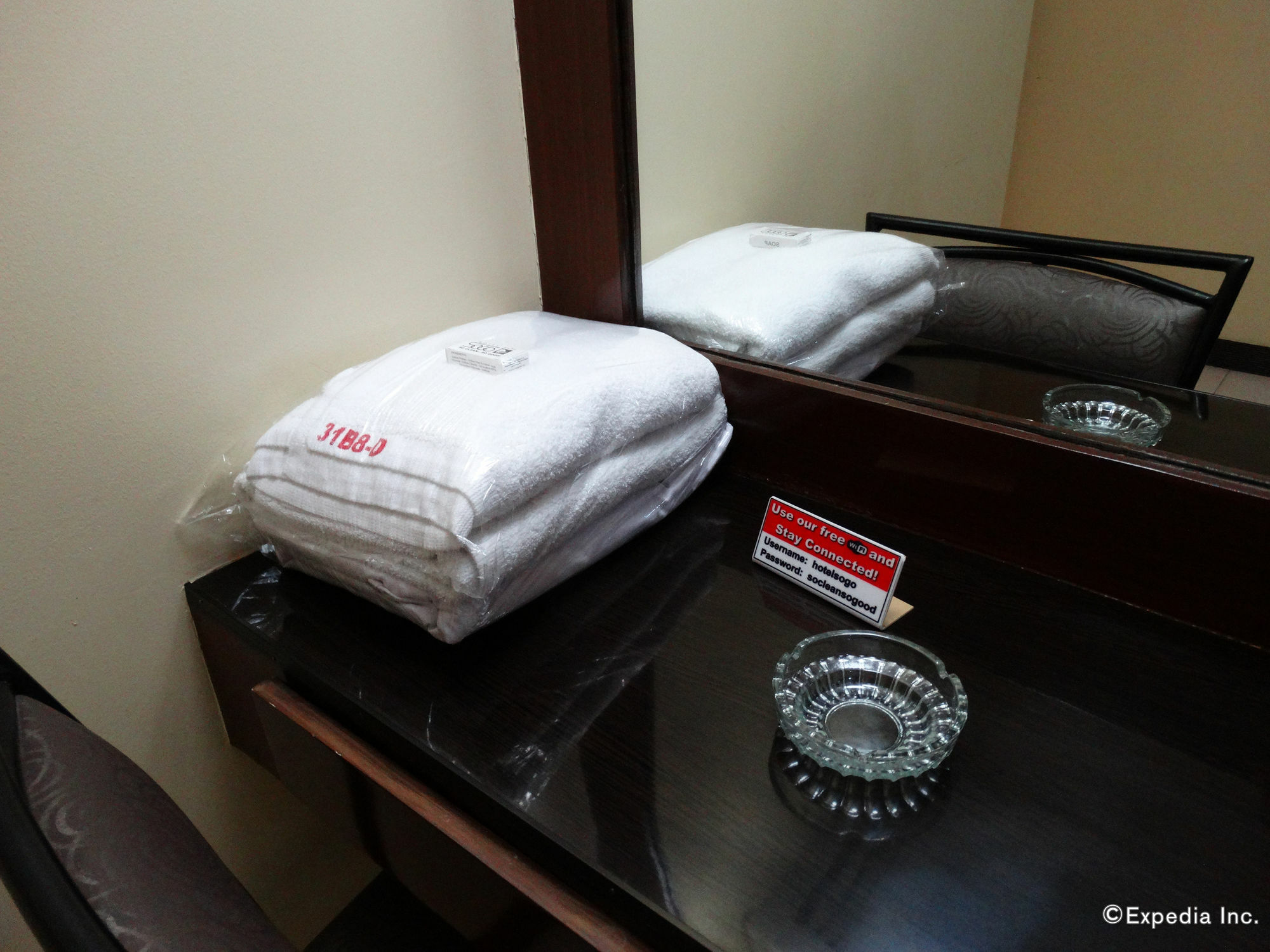 Hotel Sogo Pasay Wood Street Exteriör bild