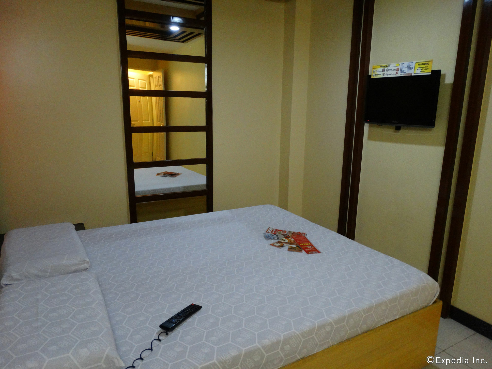 Hotel Sogo Pasay Wood Street Exteriör bild