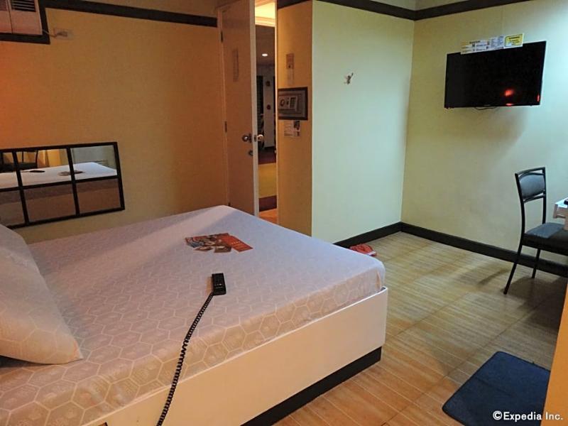 Hotel Sogo Pasay Wood Street Exteriör bild