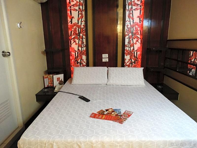 Hotel Sogo Pasay Wood Street Exteriör bild