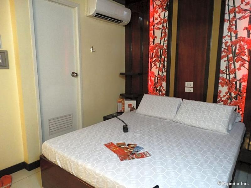 Hotel Sogo Pasay Wood Street Exteriör bild