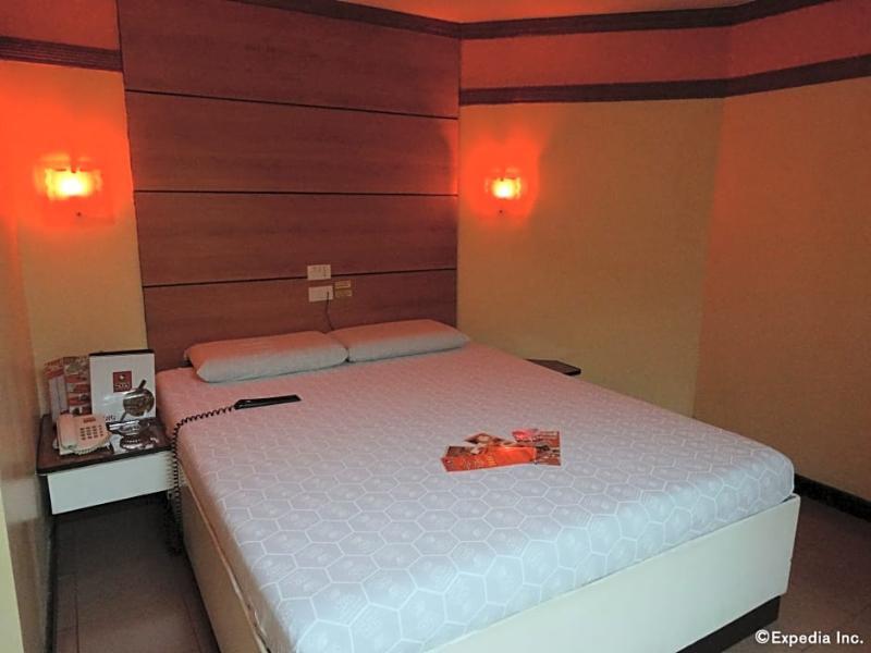 Hotel Sogo Pasay Wood Street Exteriör bild