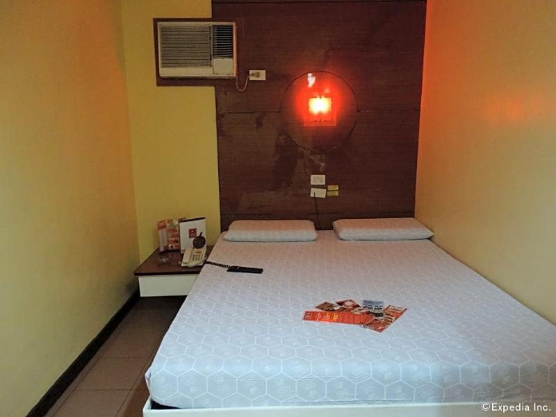 Hotel Sogo Pasay Wood Street Exteriör bild